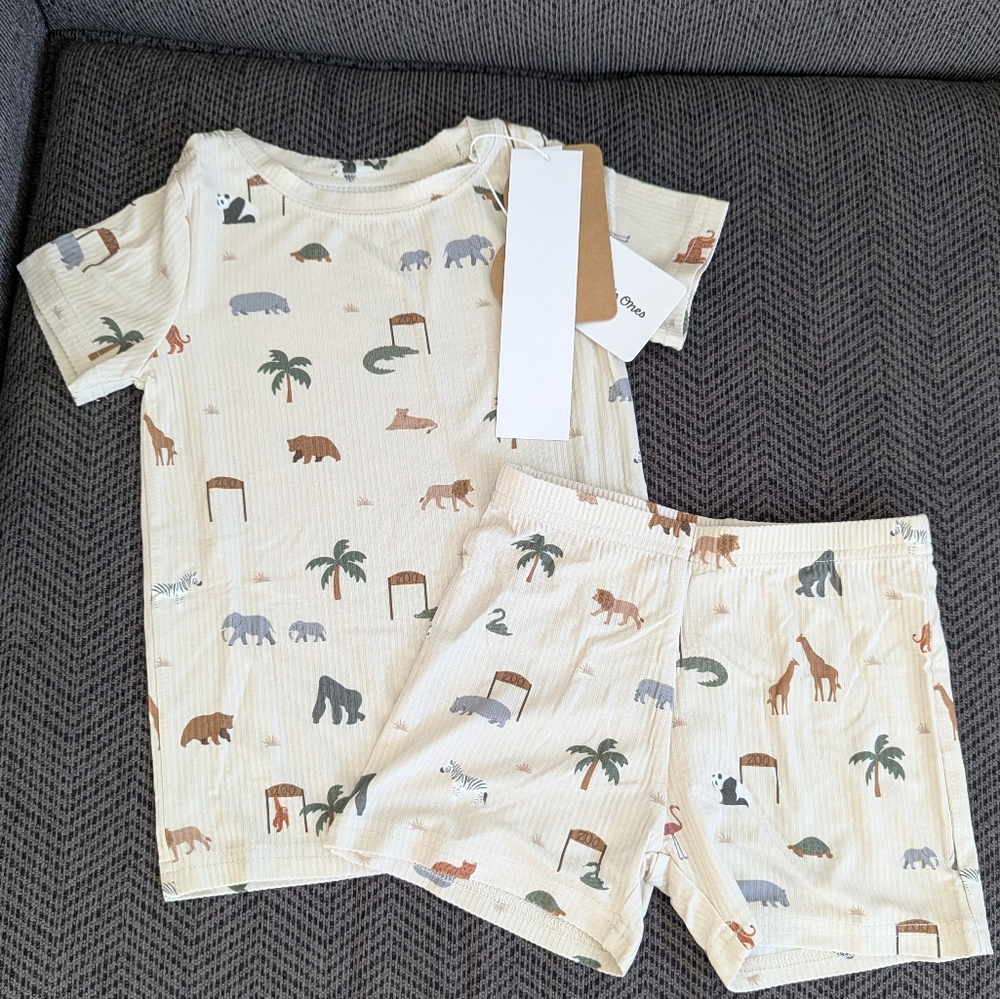 NWT Brave Little Ones Zoo Day 2T Pajamas  Short Sleeve Shorts